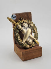 Rare Pre WW1 Imperial German Laurel wreath with crossed swords & inscription S-9