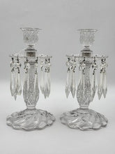 VINTAGE DUNCAN MILLER AMERICAN SANDWICH PAIR CANDLESTICKS W/BOBECHES AND PRISMS