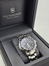 Victorinox Swiss Army Sapphire Chronograph Mens Watch w Box & Links. New Battery