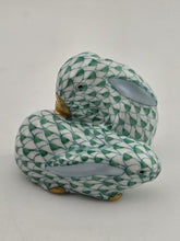 RARE VINTAGE HUNGARY HEREND PAIR SNUGGLING BUNNY RABBITS GREEN FISHNET FIGURINE