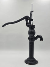 Antique Cast Iron Hand Water Pump Pitcher Pump For Hone Or Farm Garden Decor