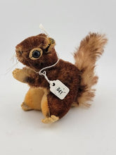 Extremey Rare Collectible Antique Steiff "Perri" the Squirrel 4" Tall. C 1950's.