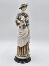 VINTAGE RARE MINT FLORANCE GIUSEPPE ARMANI CAPODIMONTE "ELOISE" FIGURINE. 0350C