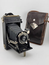 Vintage Photographic Zeiss Ikon Derval Ikomat Camera with Leather Case. Untested