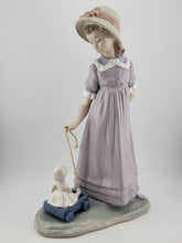 Lladro #5044 "Girl Pulling Toy Wagon" 1978 Retired Excellent Condition