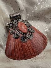 Rare Red Spiny Oyster Vintage Navajo Hallmarked 950 Sterling Silver Pendant.