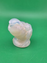 Vintage Sabino Glass Medium Chicken Hen Figurine Opalescent Signed 3 1/2"
