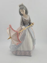 Vtg Lladro Jolie Lady with Parasol #5210 Porcelain Figurine Spain 1983 Retired