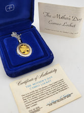 1978 Sterling Silver Mother's Day Cameo Locket w/24k Gold Vermeil. Franklin Mint