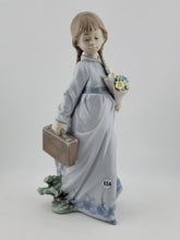 Lladro #7604 "School Days" Girl W/Flowers & Briefcase Porcelain Figurine 8"Tall