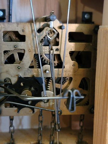 Vintage Collectible Germany 1 Day Black Forest Cuckoo Clock W Woulf Theme. Works