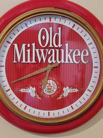 Vintage 1993 Old Milwaukee Beer Sign 22.5" Round Plastic Clock For Bar/ Mancave.