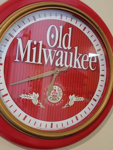 Vintage 1993 Old Milwaukee Beer Sign 22.5" Round Plastic Clock For Bar/ Mancave.
