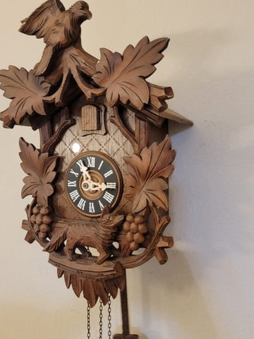Vintage Collectible Germany 1 Day Black Forest Cuckoo Clock W Woulf Theme. Works