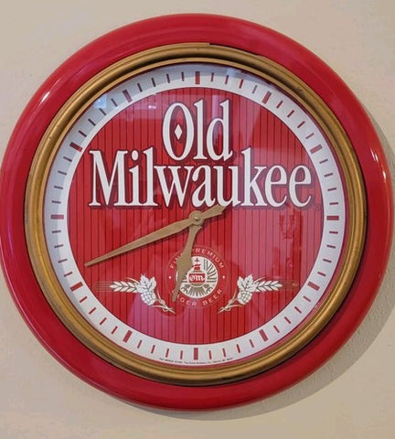 Vintage 1993 Old Milwaukee Beer Sign 22.5" Round Plastic Clock For Bar/ Mancave.