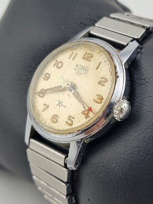 Vintage Medana 500 Xtensa Wrist Watch With Band 33mm. Working Cond.