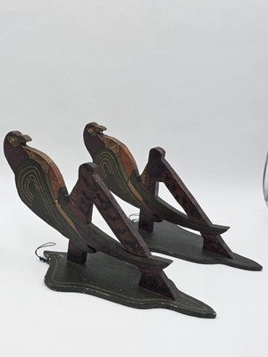 Rare Pair Antique 19th C Americana Folk Art Painted Wooden Parrot Wall Brackets