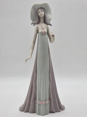 Vtg 1983 Lladro The Debutante #1431 Lady in Hat Figurine Retired W Original  Box