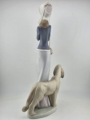 Rare Retired LLADRO 1537 Stepping Out Lady W Dog. Mint Condition. No Chips.