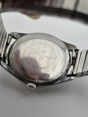 Rare Collectible Vintage HELBROS Invincible St. Steel Day Date Mens Watch. Works