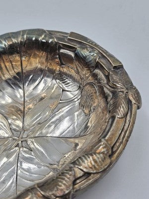 Antique Art Nouveau Sterling Silver Repousse Leaf Vine Bonbon Dish 115.7g