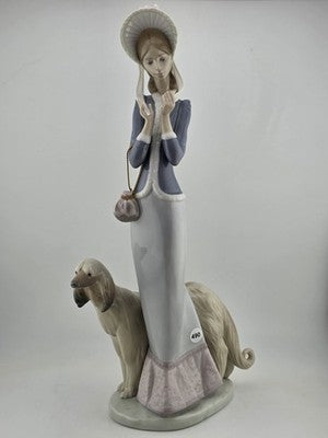 Rare Retired LLADRO 1537 Stepping Out Lady W Dog. Mint Condition. No Chips.