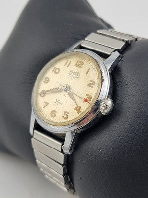 Vintage Medana 500 Xtensa Wrist Watch With Band 33mm. Working Cond.