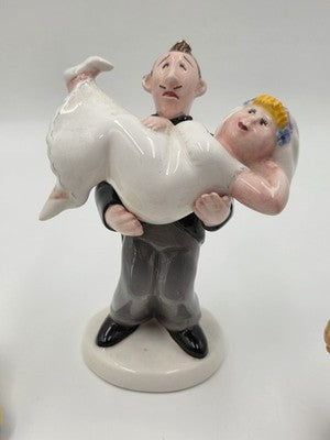 Vintage Lot Of 4 Slat & Pepper Shaker Taxi Cab Alamo Bride Groom Baseball Figure