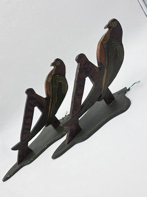 Rare Pair Antique 19th C Americana Folk Art Painted Wooden Parrot Wall Brackets
