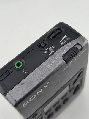 Sony Walkman WM-FX40.  Tape Player With Auto Reverse, AM/FM Presets Japan Made