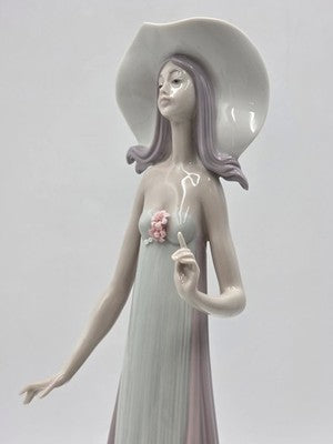 Vtg 1983 Lladro The Debutante #1431 Lady in Hat Figurine Retired W Original  Box