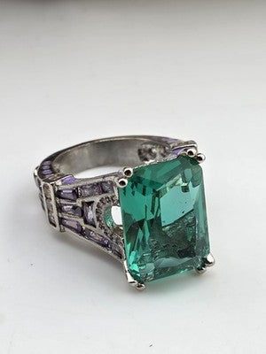 Vtg Paris Eiffel Tower Style Green Stone Purple Enamel Statement Cocktail Ring