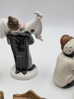 Vintage Lot Of 4 Slat & Pepper Shaker Taxi Cab Alamo Bride Groom Baseball Figure