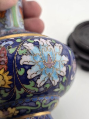 Rare Vintage Chinese Cloisonne Enamel Butterfly Floral Vase w Wood Stand Blue