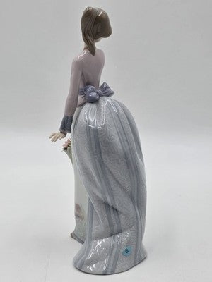 Lladró #7622 “Basket of Love” Girl with Flowers Porcelain Figurine Spain W Box.