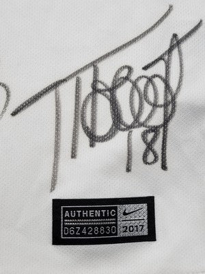 2017-2018 Tottenham Hotspur Spurs Full Team Signed Jersey Official COA hologram.