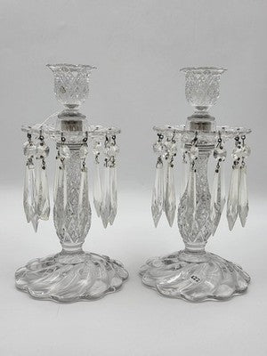 VINTAGE DUNCAN MILLER AMERICAN SANDWICH PAIR CANDLESTICKS W/BOBECHES AND PRISMS