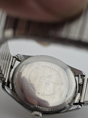 Rare Collectible Vintage HELBROS Invincible St. Steel Day Date Mens Watch. Works