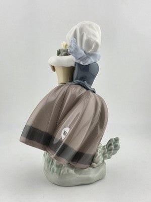 Vintage 1983 Retired Lladro 5223 "Spring is Here" Girl with Flowers No Box