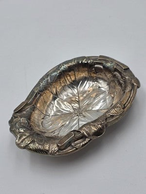 Antique Art Nouveau Sterling Silver Repousse Leaf Vine Bonbon Dish 115.7g