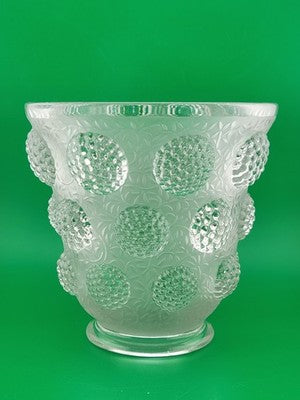 BEAUTIFUL ANTIQUE 1930 EXQUISITE LARGE VERLYS FRENCH BERRY VASE W LEAF SCROLLING