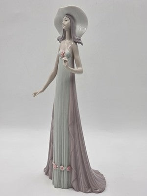 Vtg 1983 Lladro The Debutante #1431 Lady in Hat Figurine Retired W Original  Box