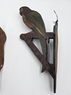 Rare Pair Antique 19th C Americana Folk Art Painted Wooden Parrot Wall Brackets