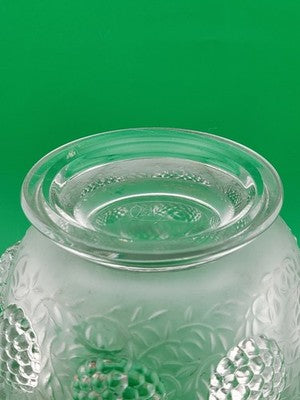 BEAUTIFUL ANTIQUE 1930 EXQUISITE LARGE VERLYS FRENCH BERRY VASE W LEAF SCROLLING