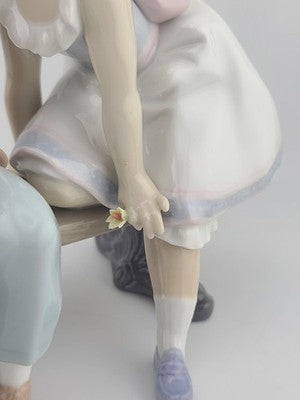 Lladro Porcelain - Ten and Growing Boy Girl Bench 7635 Figurine - Original Box