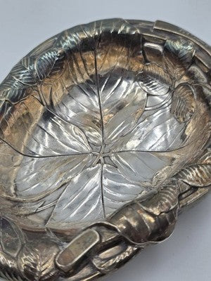 Antique Art Nouveau Sterling Silver Repousse Leaf Vine Bonbon Dish 115.7g