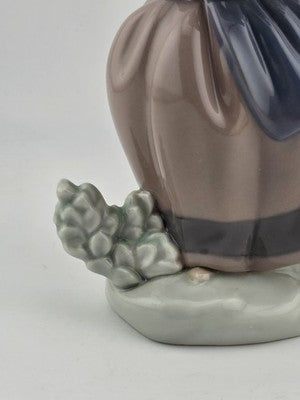 Vintage 1983 Retired Lladro 5223 "Spring is Here" Girl with Flowers No Box