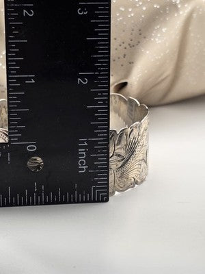 Vintage Hawaiian Sterling Silver 925 Hibiscus Floral Engraved Bangle Bracelet.