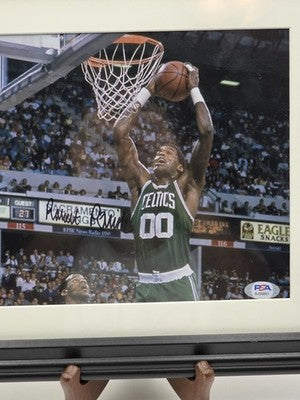 Robert Parish Signed 8x10 Photo PSA DNA AJ20841 Boston Celtics HOF Framed