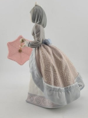 Vtg Lladro Jolie Lady with Parasol #5210 Porcelain Figurine Spain 1983 Retired